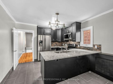 Photo 26 at 168 Markham Street, Bellwoods, Toronto