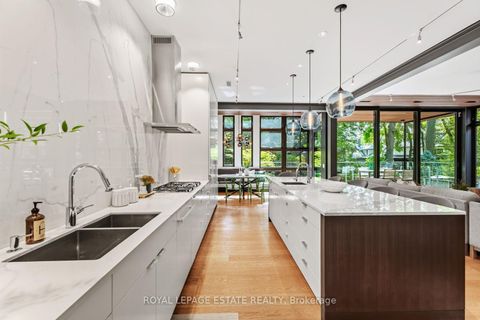 Photo 15 at 11 Pine Crescent, The Beaches, Toronto