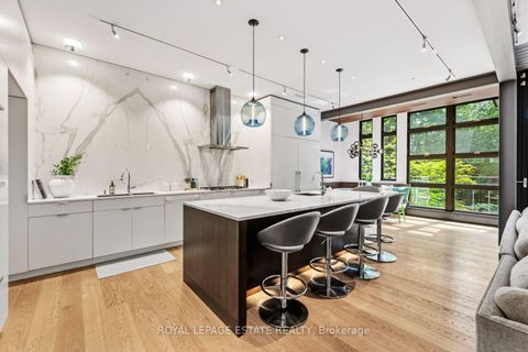 Photo 16 at 11 Pine Crescent, The Beaches, Toronto