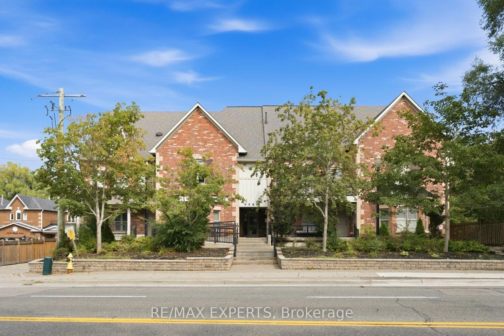 301 - 9589 Keele Street, Maple, Vaughan photo 4