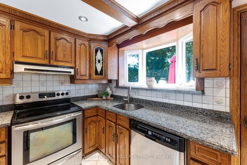Photo 17 at 39 Wantanopa Crescent, Woburn, Toronto