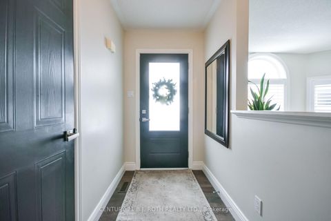 Photo 2 at 91 Benson Drive, Sandy Hollow, Barrie