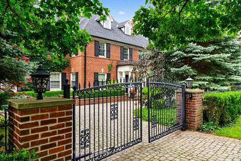 Photo 2 at 246 Riverside Drive, Swansea, Toronto
