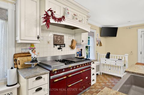Photo 13 at 246 Riverside Drive, Swansea, Toronto