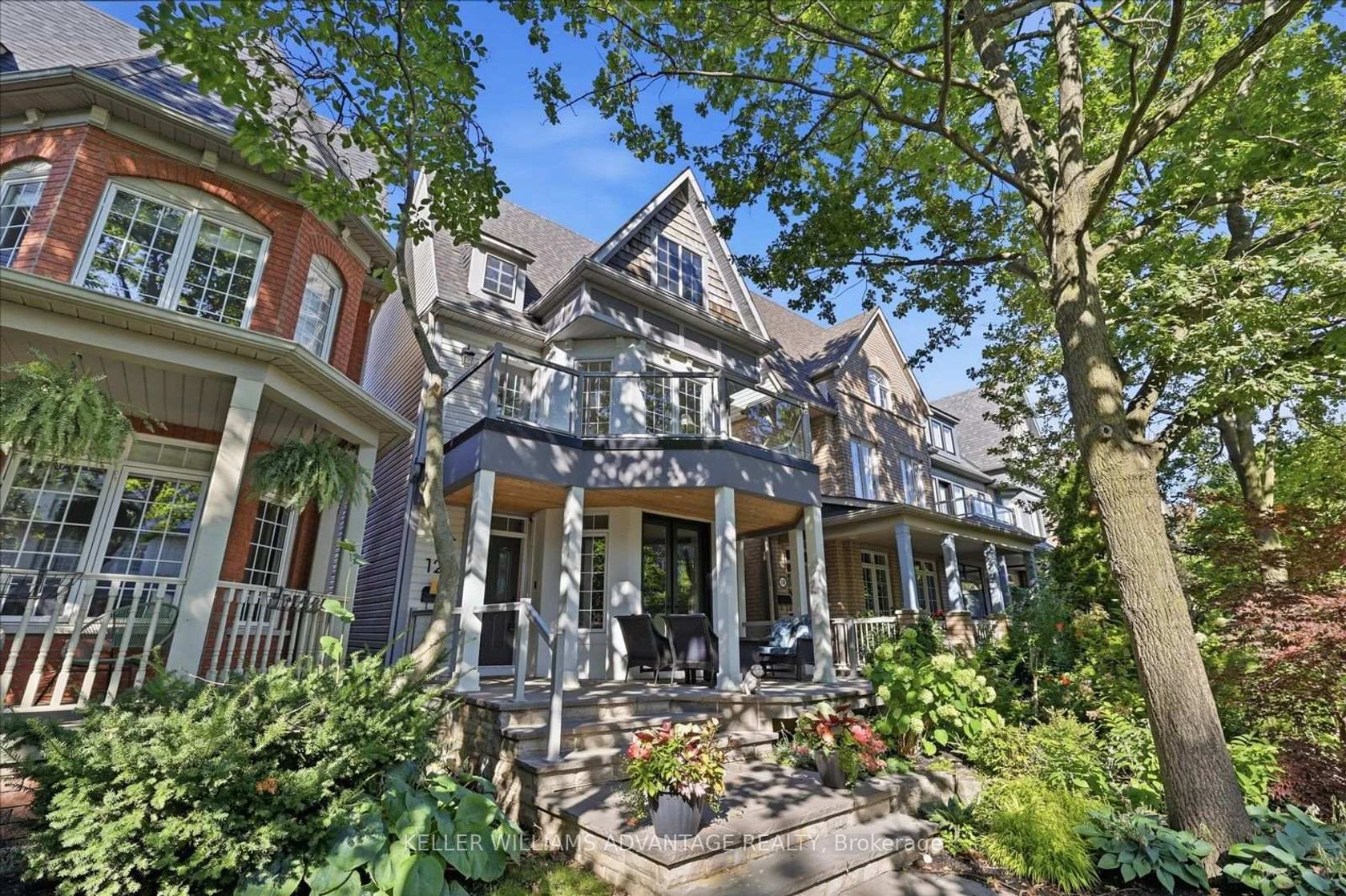 128 Boardwalk Drive, The Beaches, Toronto photo 2