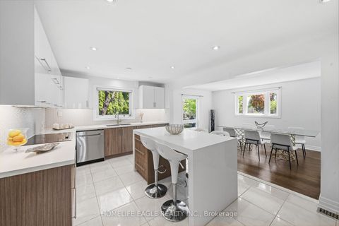 Photo 9 at 304 Firglen Ridge, Islington Woods, Vaughan