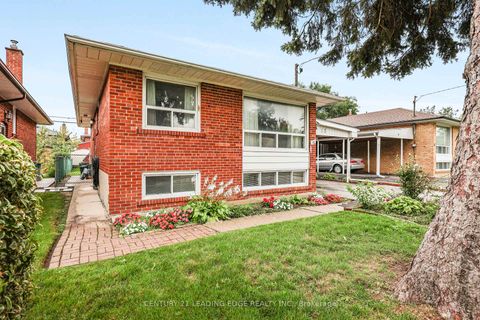 Photo 2 at 15 Wetherby Drive, Eglinton East, Toronto