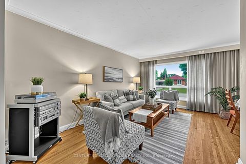 Photo 9 at 15 Wetherby Drive, Eglinton East, Toronto