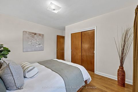Photo 25 at 15 Wetherby Drive, Eglinton East, Toronto