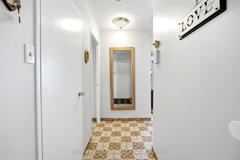 Photo 4 at 406 - 895 Kennedy Road, Ionview, Toronto