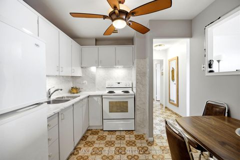 Photo 12 at 406 - 895 Kennedy Road, Ionview, Toronto