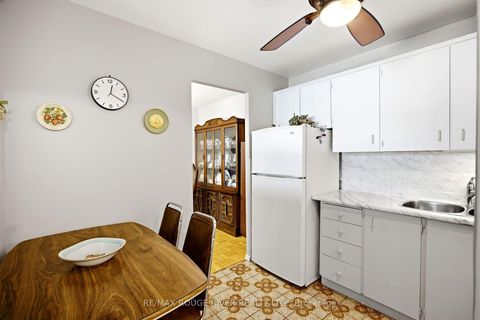 Photo 14 at 406 - 895 Kennedy Road, Ionview, Toronto