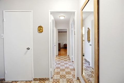Photo 16 at 406 - 895 Kennedy Road, Ionview, Toronto