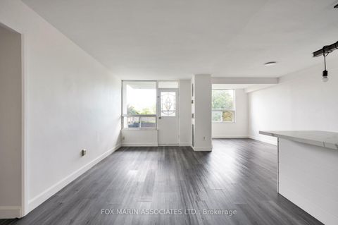 Photo 1 at 312 - 20 Edgecliff Golfway, Flemingdon Park, Toronto