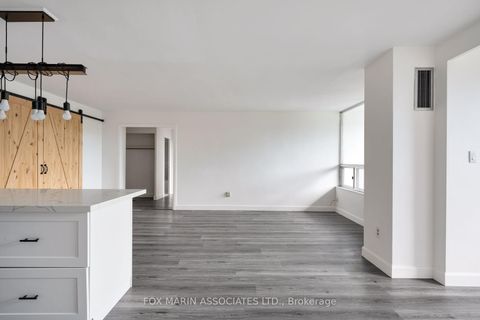 Photo 9 at 312 - 20 Edgecliff Golfway, Flemingdon Park, Toronto