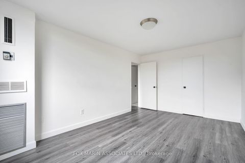 Photo 13 at 312 - 20 Edgecliff Golfway, Flemingdon Park, Toronto