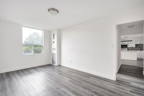 Photo 15 at 312 - 20 Edgecliff Golfway, Flemingdon Park, Toronto