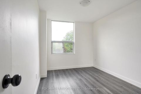 Photo 17 at 312 - 20 Edgecliff Golfway, Flemingdon Park, Toronto