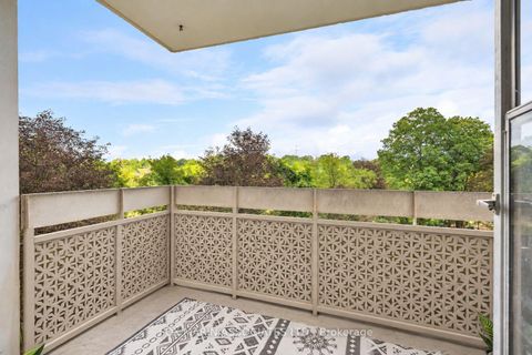 Photo 20 at 312 - 20 Edgecliff Golfway, Flemingdon Park, Toronto