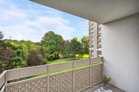 Photo 22 at 312 - 20 Edgecliff Golfway, Flemingdon Park, Toronto