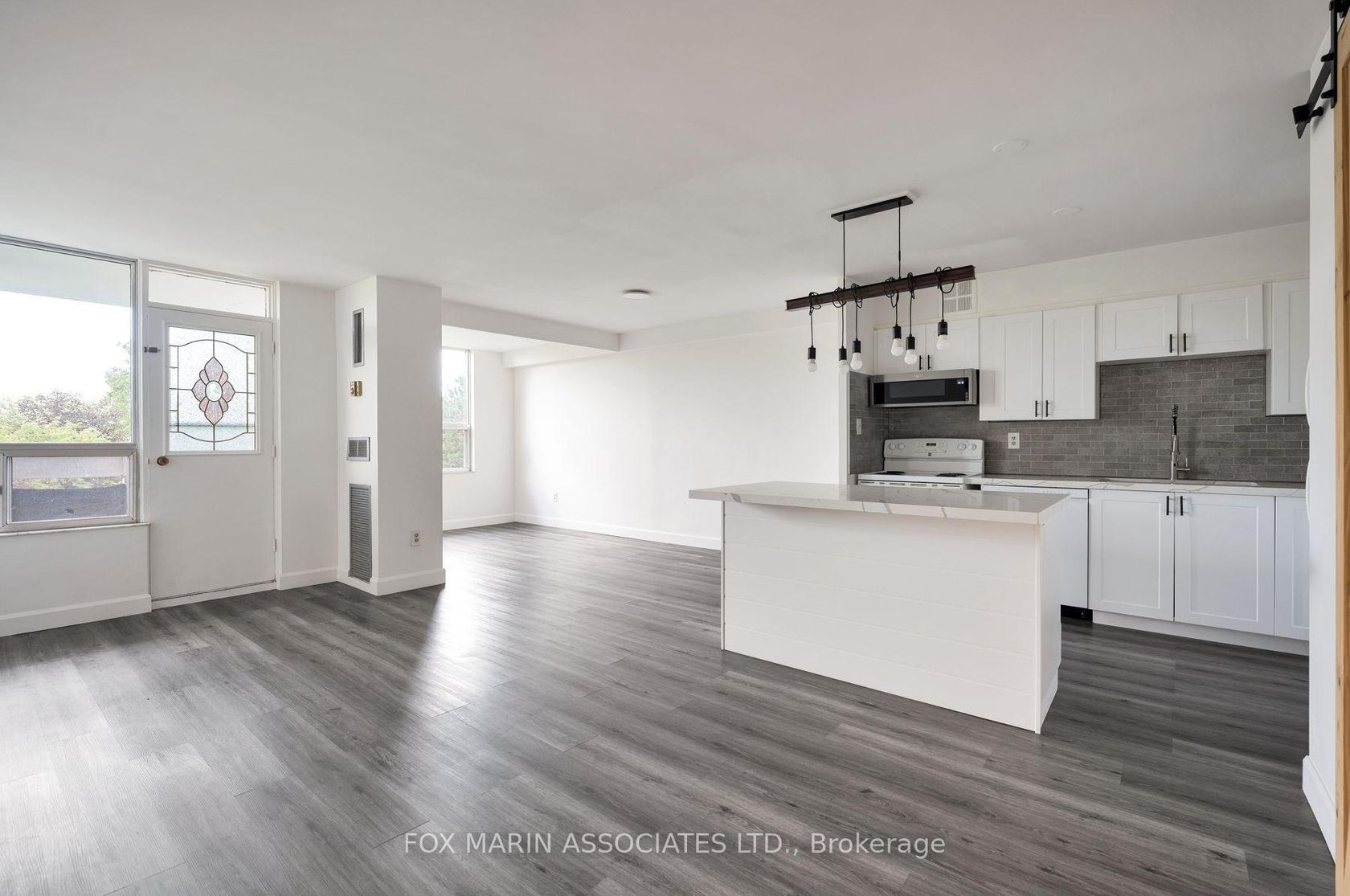 312 - 20 Edgecliff Golfway, Flemingdon Park, Toronto 