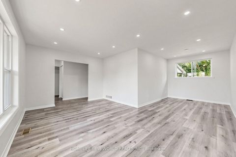 Photo 7 at 12 Greyfriar Court, Jane Heights, Toronto