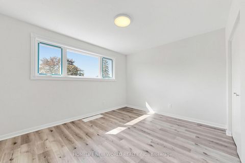 Photo 12 at 12 Greyfriar Court, Jane Heights, Toronto