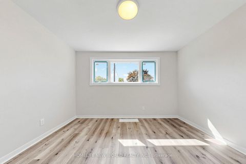 Photo 13 at 12 Greyfriar Court, Jane Heights, Toronto