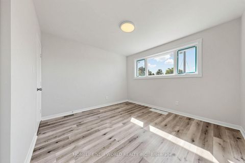 Photo 14 at 12 Greyfriar Court, Jane Heights, Toronto