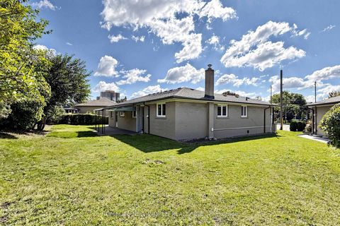 Photo 36 at 12 Greyfriar Court, Jane Heights, Toronto