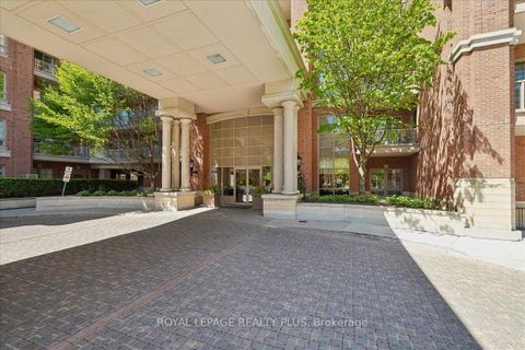 Photo 2 at 204 - 20 Burkebrook Place, York Mills, Toronto