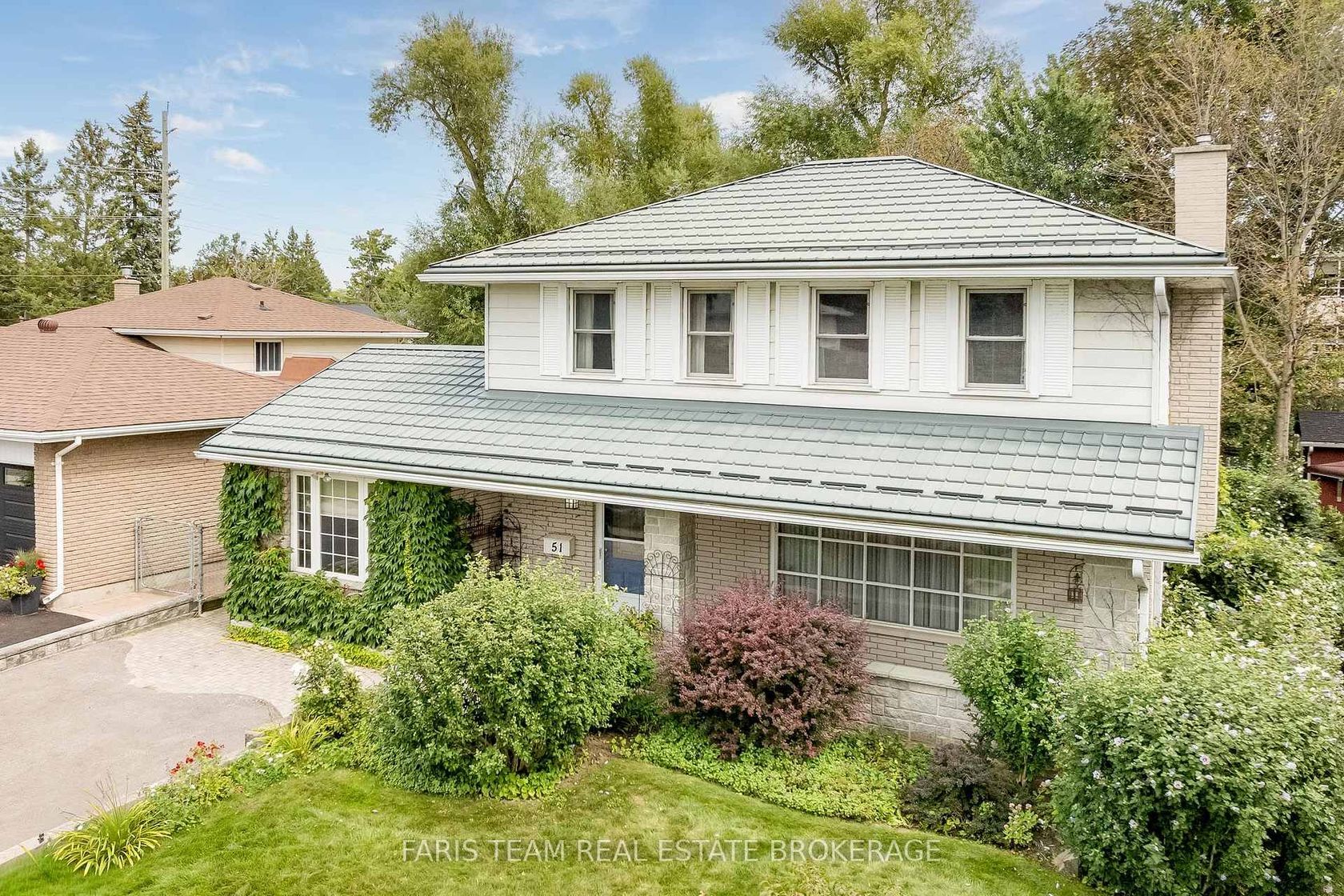 51 Davies Crescent, Grove East, Barrie photo number 2