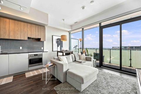 Photo 7 at 4305 - 161 Roehampton Avenue, Mount Pleasant West, Toronto