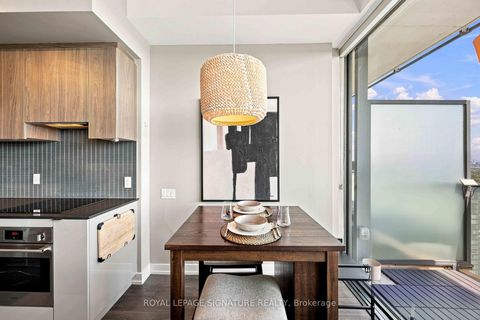 Photo 10 at 4305 - 161 Roehampton Avenue, Mount Pleasant West, Toronto