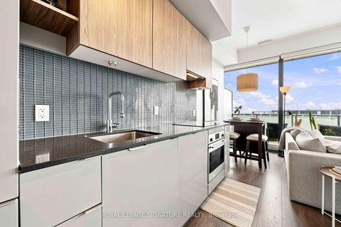 Photo 11 at 4305 - 161 Roehampton Avenue, Mount Pleasant West, Toronto