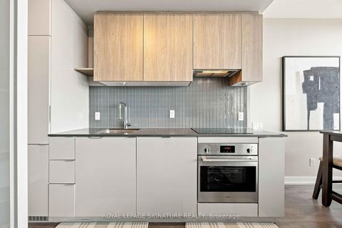 Photo 13 at 4305 - 161 Roehampton Avenue, Mount Pleasant West, Toronto