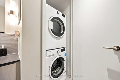 Photo 19 at 4305 - 161 Roehampton Avenue, Mount Pleasant West, Toronto