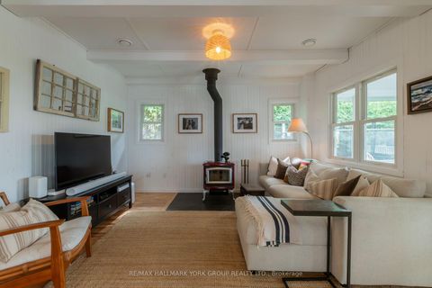Photo 13 at 913 Lake Drive N, Historic Lakeshore Communities, Georgina