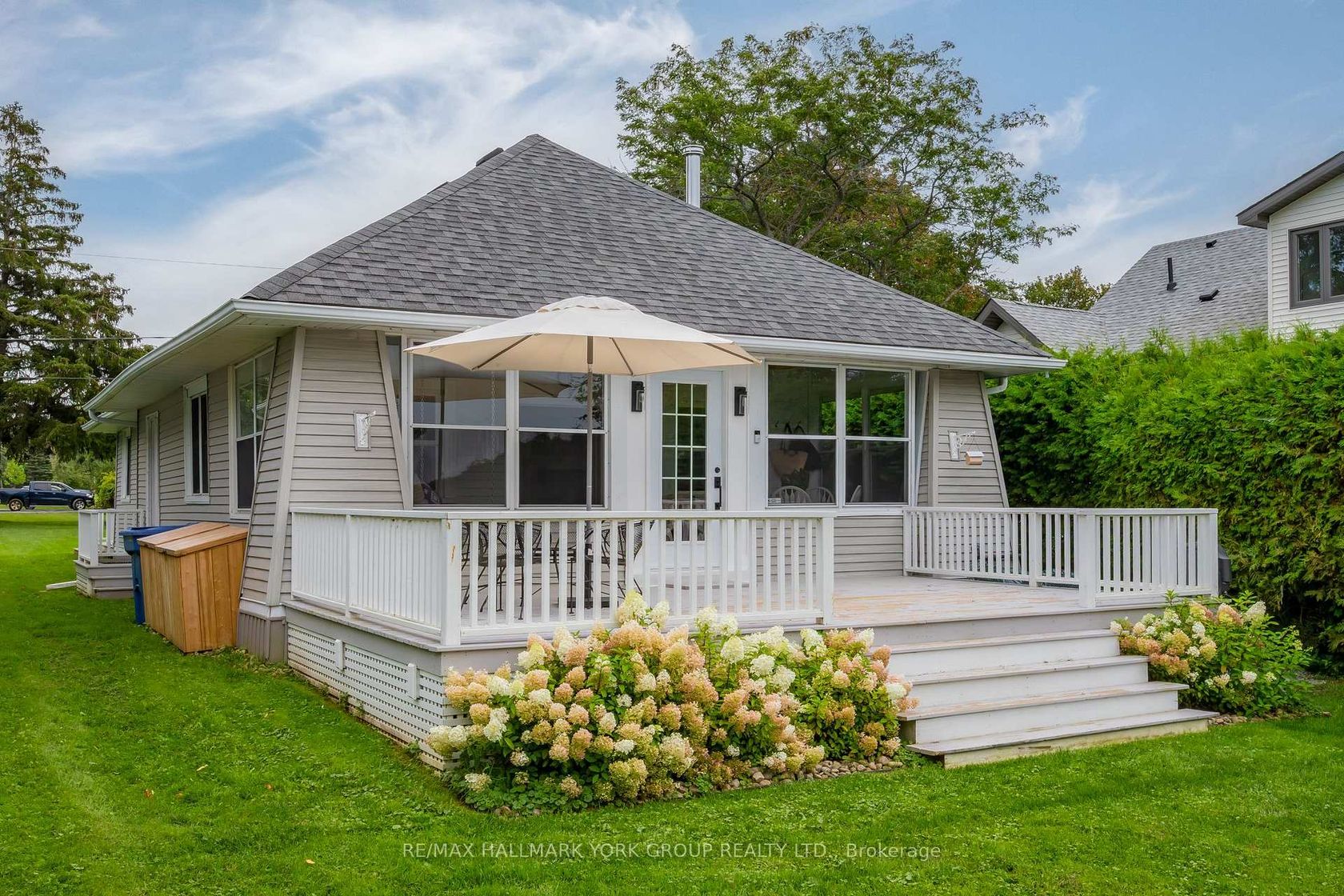 913 Lake Drive N, Historic Lakeshore Communities, Georgina photo number 2