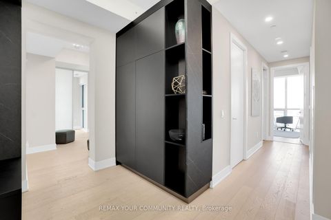 Photo 4 at 5405 - 1 Yorkville Avenue, Annex, Toronto