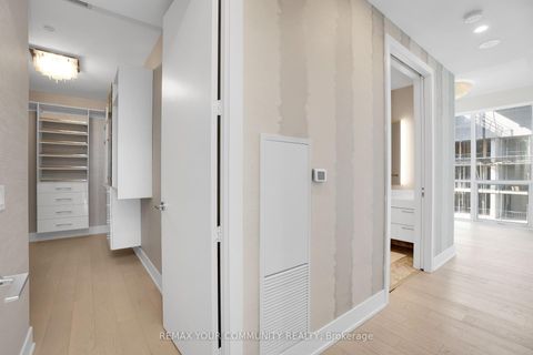 Photo 13 at 5405 - 1 Yorkville Avenue, Annex, Toronto