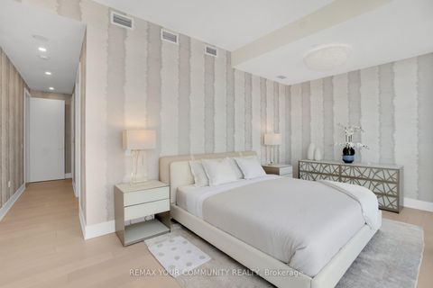 Photo 14 at 5405 - 1 Yorkville Avenue, Annex, Toronto