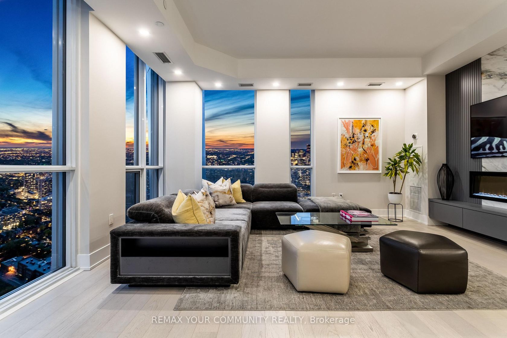 5405 - 1 Yorkville Avenue, Annex, Toronto by Loree Meneguzzi Real Estate 5405 - 1 Yorkville Avenue, Annex, Toronto