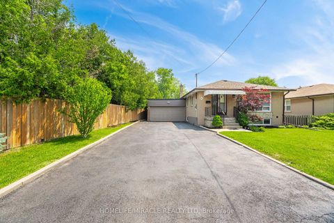 Photo 2 at 41 Bradstock Road, Humbermede, Toronto
