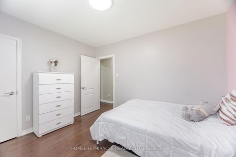 Photo 20 at 41 Bradstock Road, Humbermede, Toronto