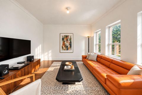 Photo 2 at 41 Lakeview Avenue, Bellwoods, Toronto