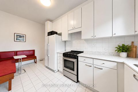 Photo 10 at 41 Lakeview Avenue, Bellwoods, Toronto