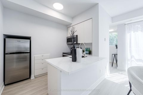 Photo 11 at 802 - 370 Wallace Avenue, Junction, Toronto