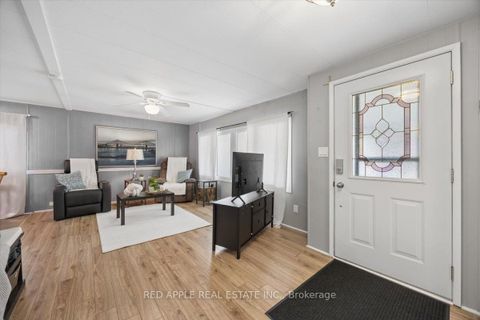 Photo 4 at 30 Flora Court, Rural Innisfil, Innisfil