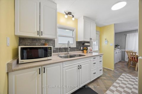 Photo 14 at 30 Flora Court, Rural Innisfil, Innisfil